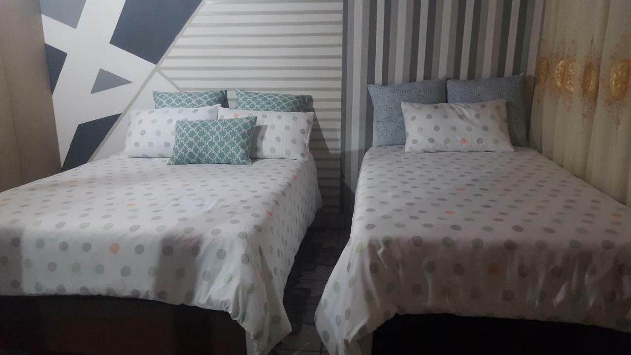 Patzerella'S Cozy Nest Hotel Krugersdorp Buitenkant foto