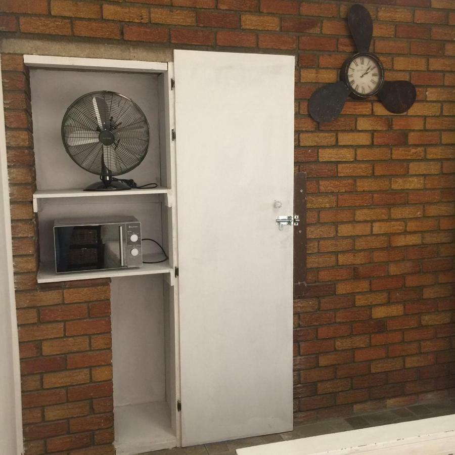 Patzerella'S Cozy Nest Hotel Krugersdorp Buitenkant foto