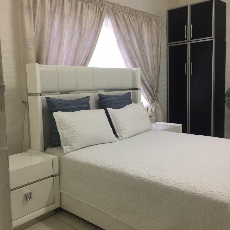Patzerella'S Cozy Nest Hotel Krugersdorp Buitenkant foto