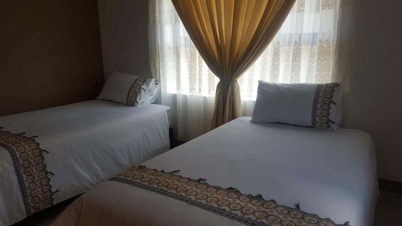 Patzerella'S Cozy Nest Hotel Krugersdorp Buitenkant foto