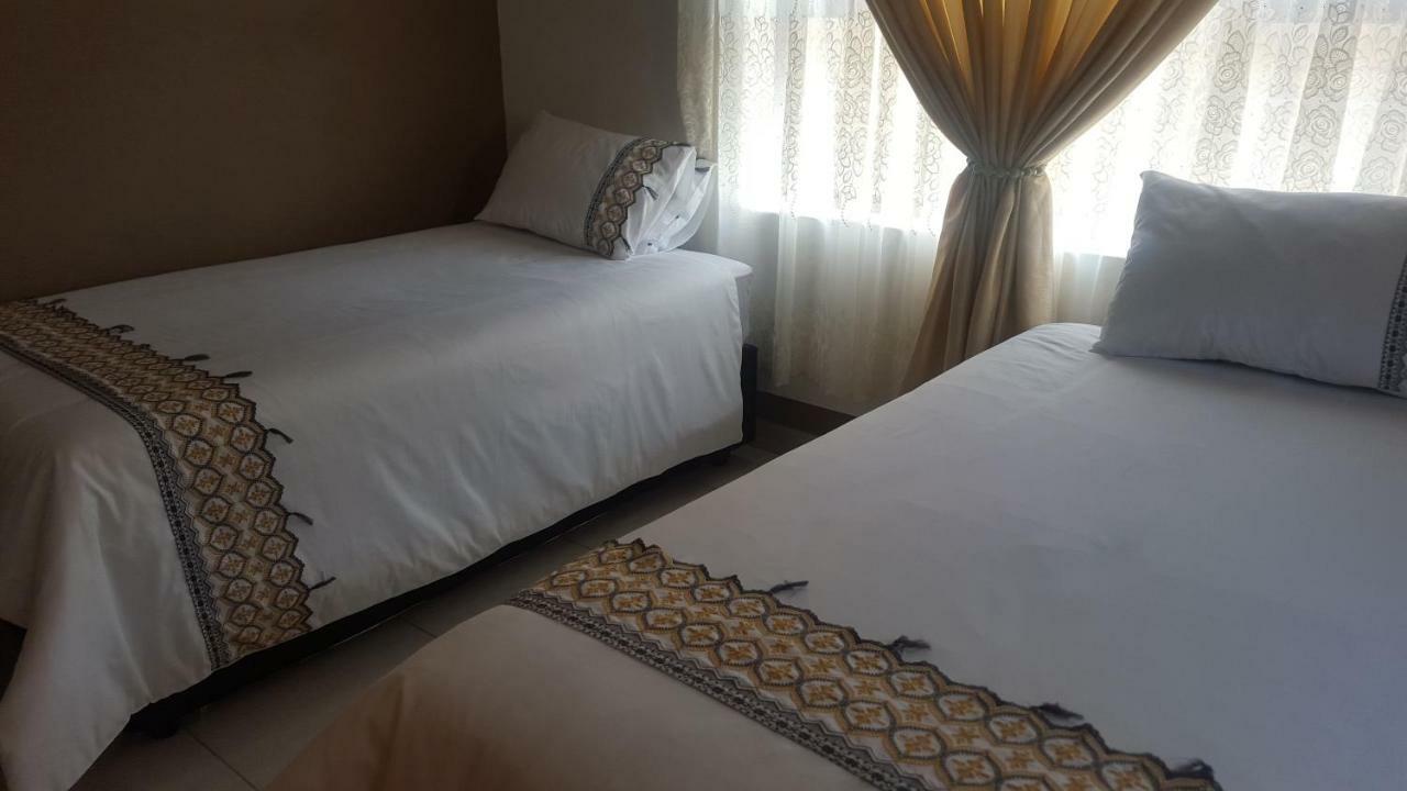 Patzerella'S Cozy Nest Hotel Krugersdorp Buitenkant foto